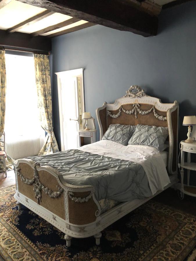 Les Deux Colombiers Bed & Breakfast Chapdeuil Exterior photo