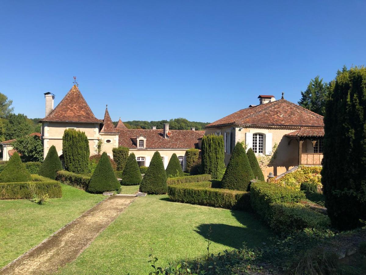 Les Deux Colombiers Bed & Breakfast Chapdeuil Exterior photo