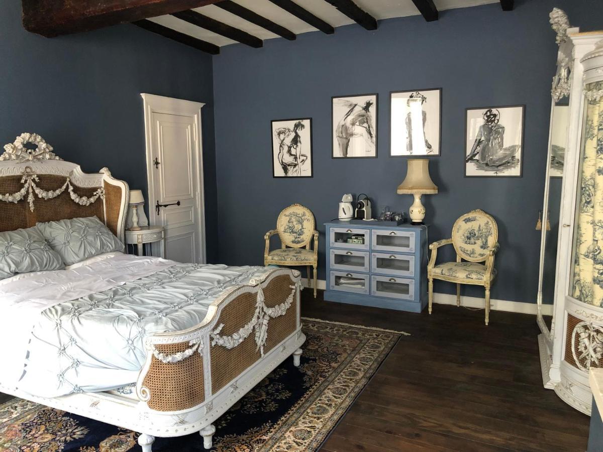 Les Deux Colombiers Bed & Breakfast Chapdeuil Exterior photo